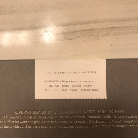 Eyeshadow palette - Picture 3 of 3